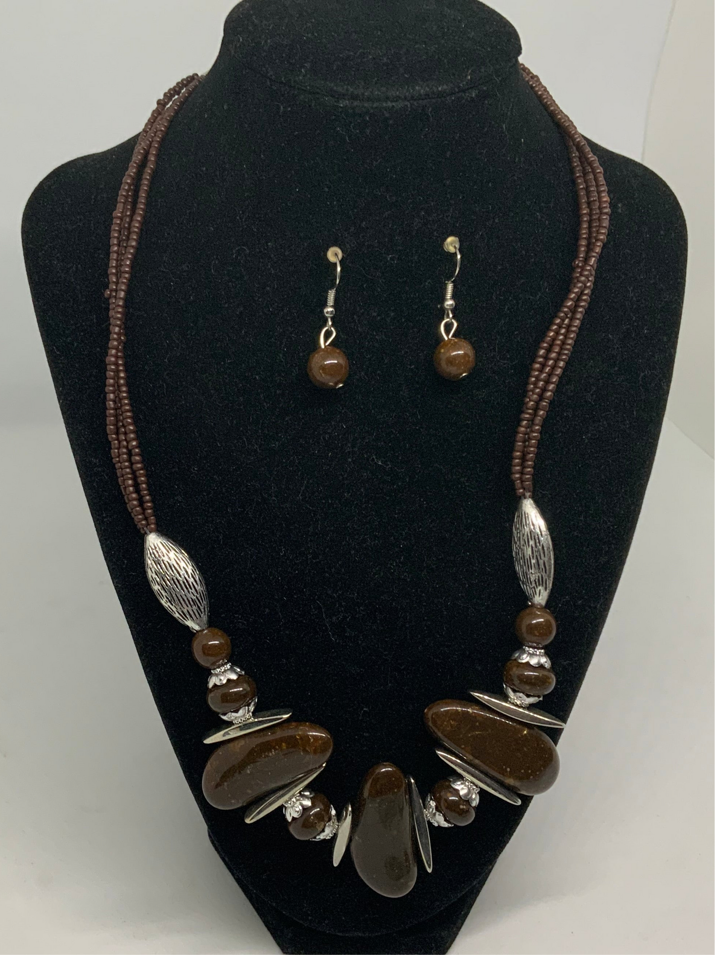 Beautiful Brown & Silver Stone Necklace & Earring Set