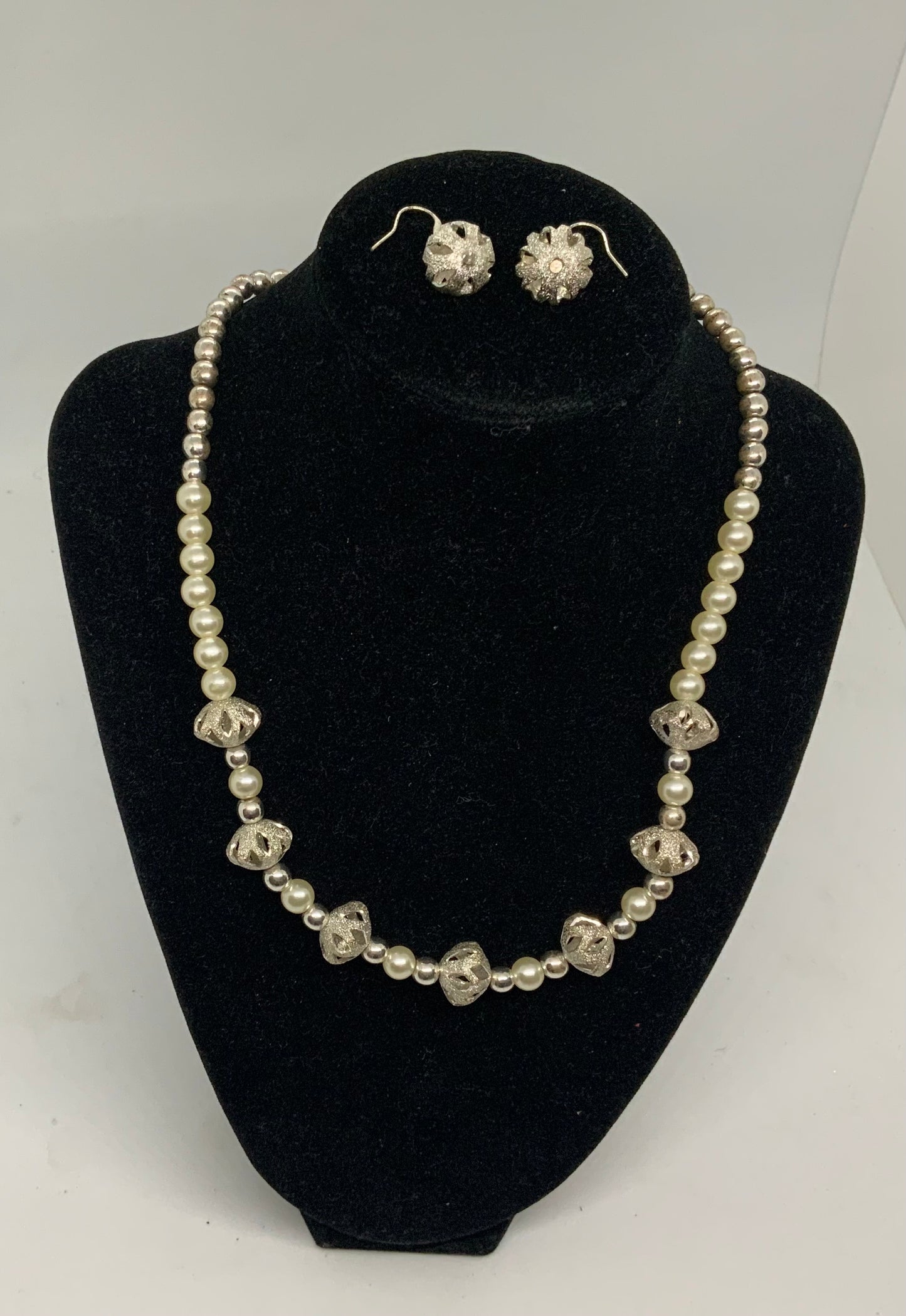 Beautiful Silver Tone Beaded & Faux Pearl Necklace & Earring Set