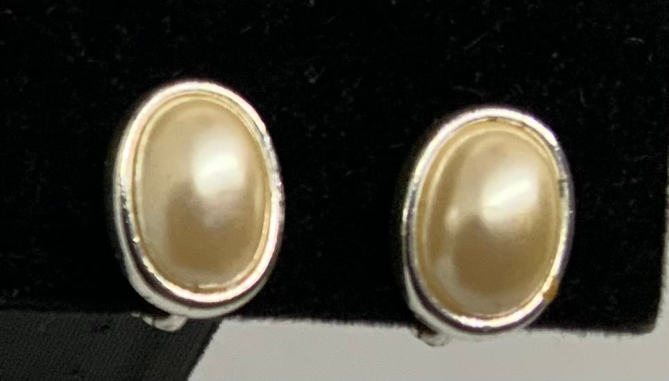 Elegant Vintage Pearl Earrings