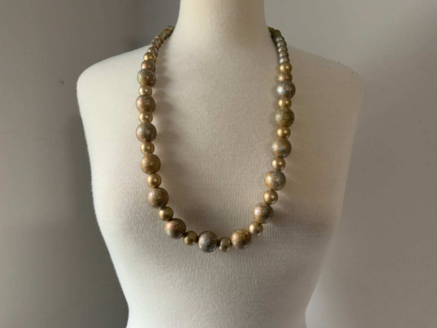 Beautiful Metallic & Gold Tone Beaded Necklace