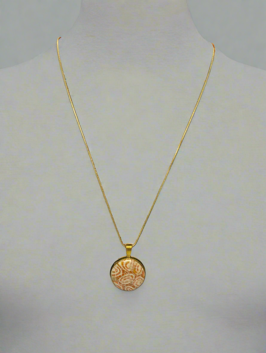 Elegant Gold Tone Chain Necklace w/ Pendant