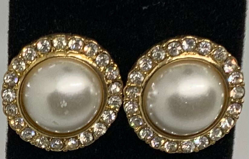 Beautiful Vintage 1980’s Avon Earrings